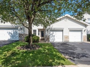 59 Lakeview Dr, Hamburg, NJ 07419