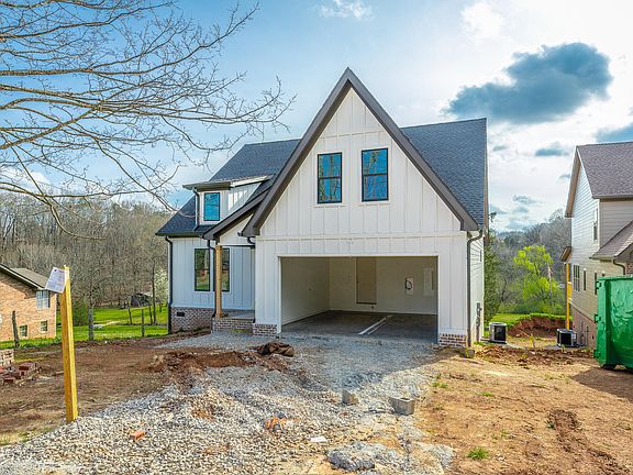 4th image of 674 Courtney Ln