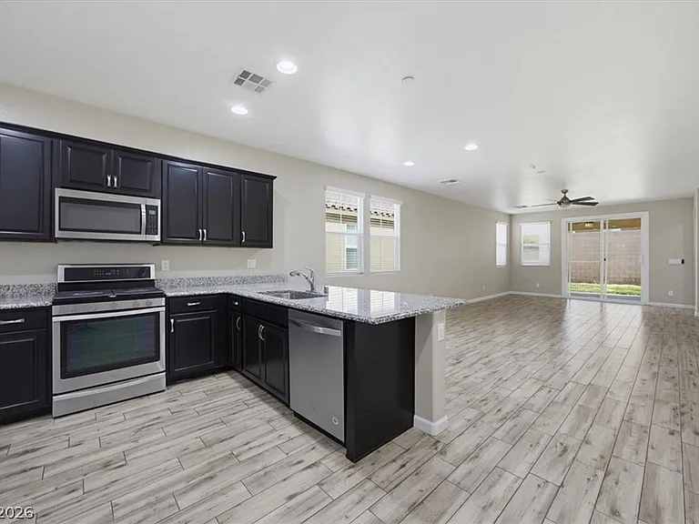 917 Spiracle Ave — Photo 5