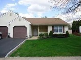 125 Woodbury Rd, Edison, NJ 08820