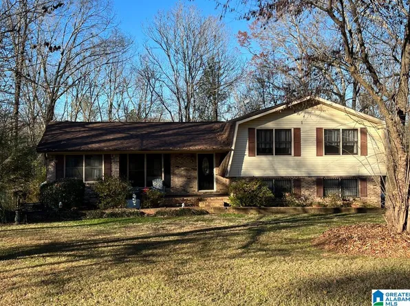 615 Dearmanville Dr S, Anniston, AL 36207