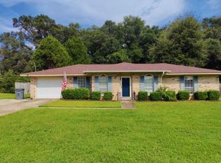 11 Magnolia Dr, Daleville, AL 36322