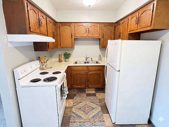 2nd image of 1303 Ravenwood Rd APT 6