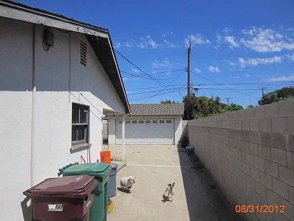 3rd image of 2707 Lowell Ln