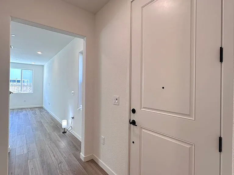 3396 Shaker Way — Photo 7