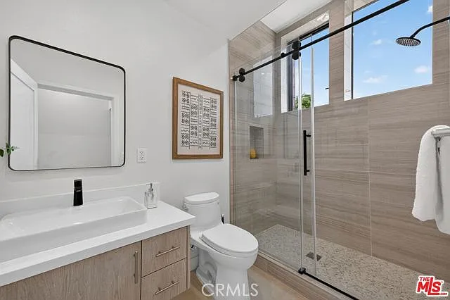 1204 N Orange Grove Ave — Photo 27