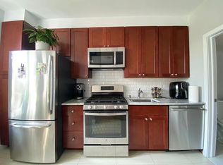 31-28 42nd St #13, Astoria, NY 11103