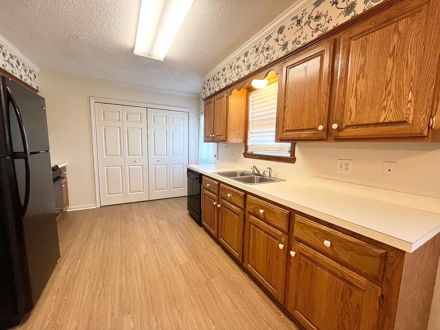 2 bed, 1.5 bath, 1200 sqft, $1,150 — Photo 4