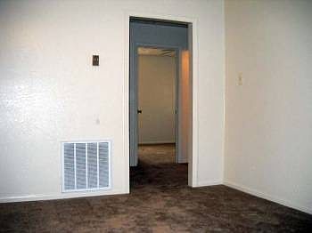 3rd image of 5046 Welcome Ln