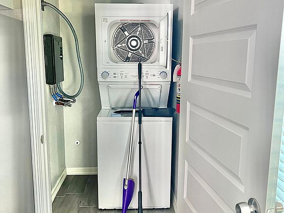 4th image of 1201 Heritage Dr APT 2