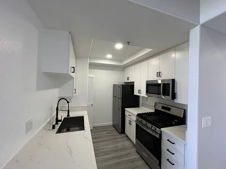 2820 Sawtelle Blvd — Photo 135