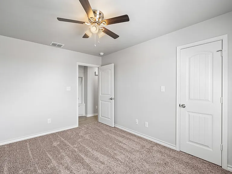 8907 N County Road 3200 — Photo 19