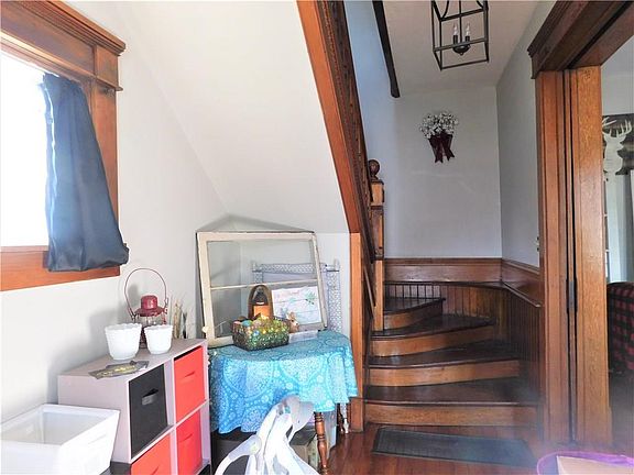 4th image of 321 E Hendricks St