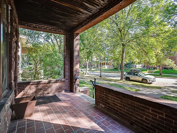 3rd image of 583 Holly Ave APT 1