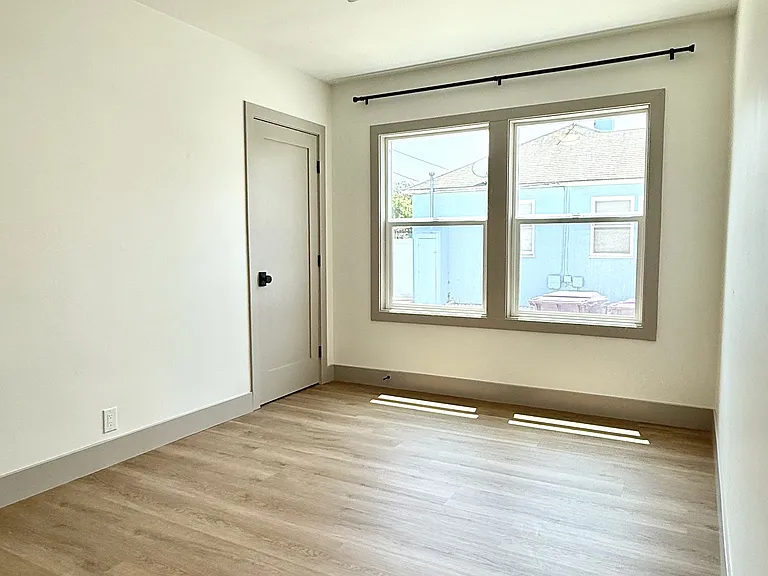 2510 Termino Ave #B — Photo 20