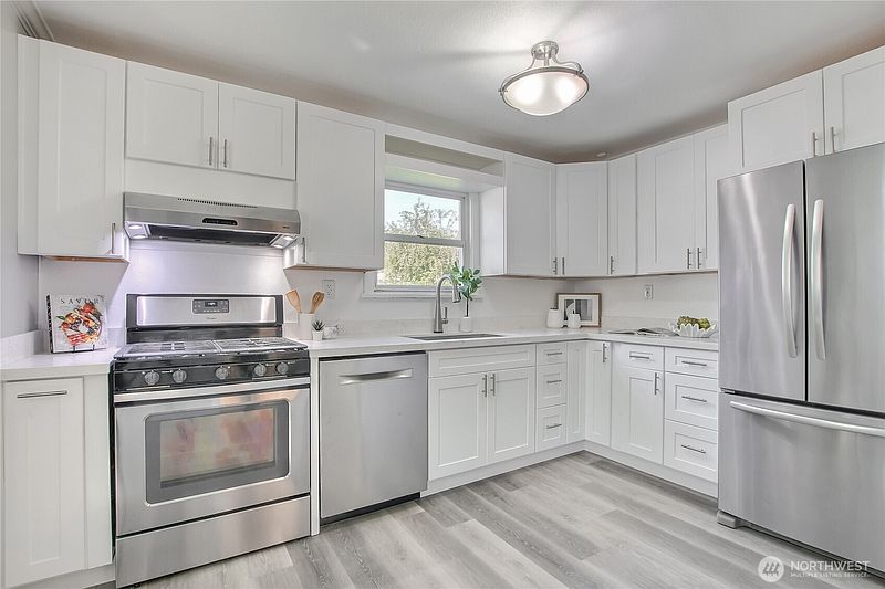 5th image of 12119 24th Street E