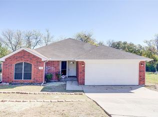 2313 Jenson Cir, Fort Worth, TX 76112