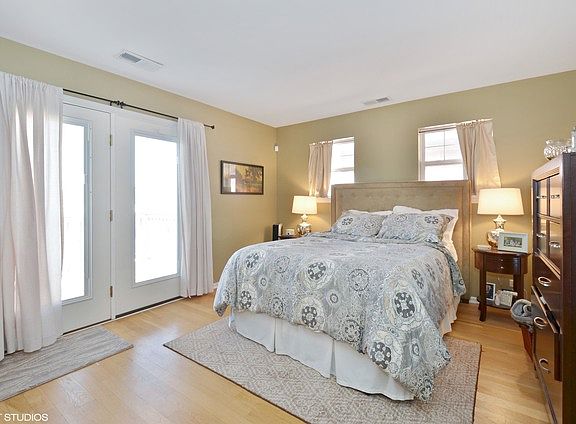 5th image of 1148 N Howe St #C