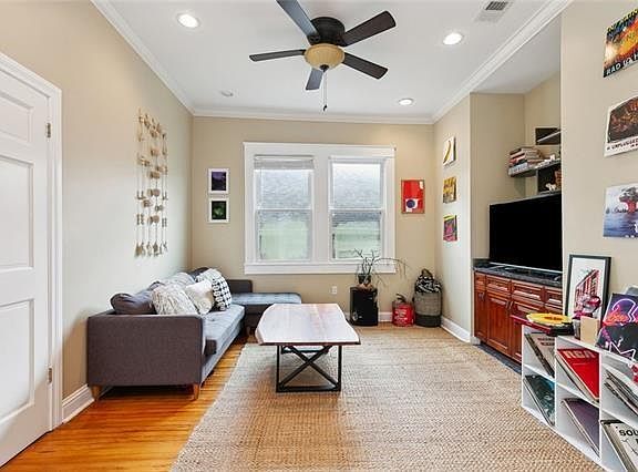 2nd image of 2829 Palmer Ave