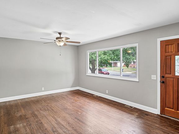 4th image of 360 Humes Ln