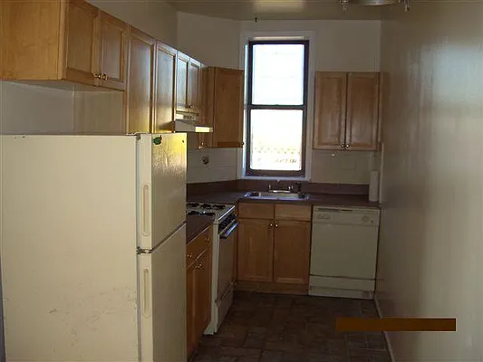 Rented by A Class Realty Long Island City LLC | media 20