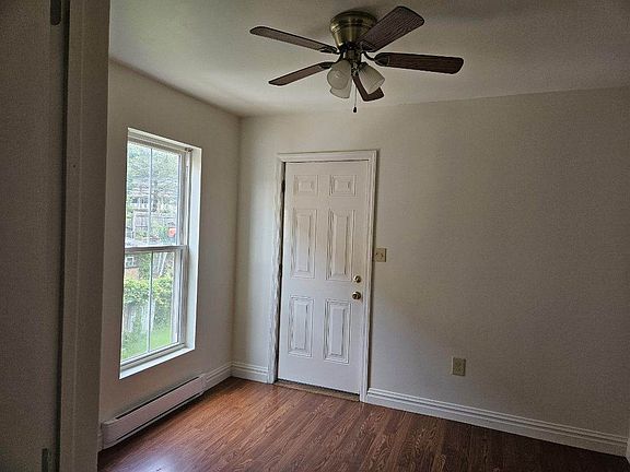 4th image of 611 Salt St