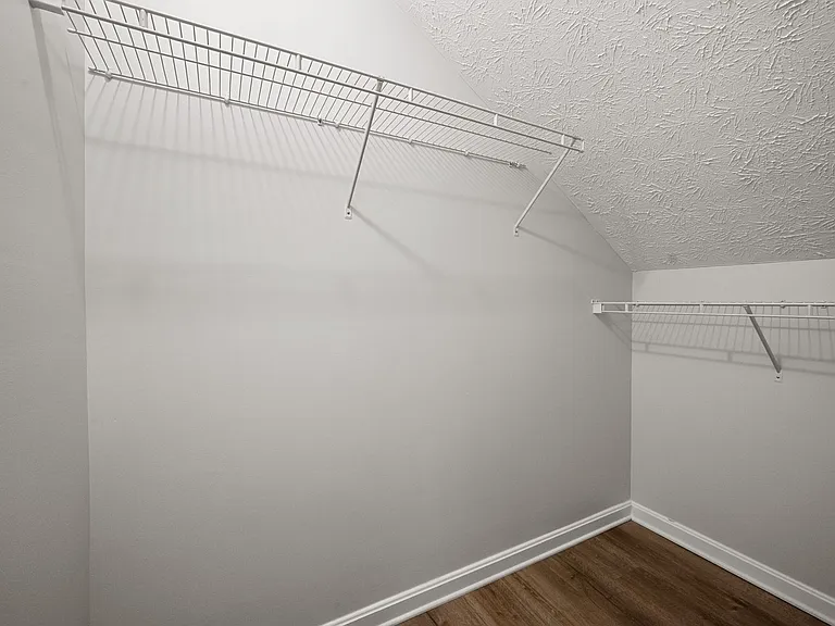 10945 Symington Cir — Photo 26