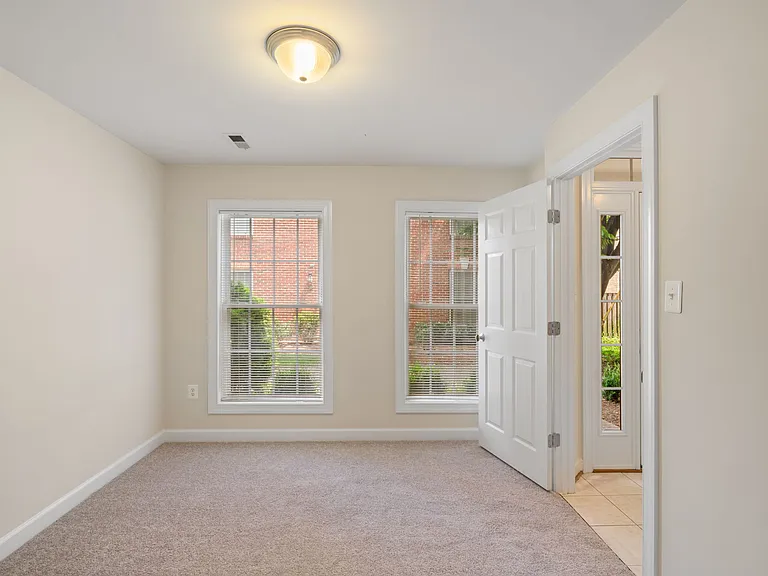 788 N Wakefield St — Photo 24