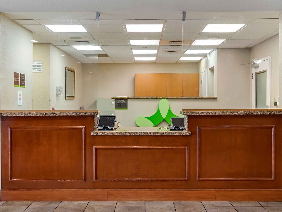 Lobby and Guest Check-in
