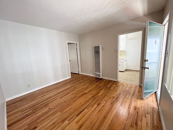4th image of 1805-1811-1813 Northglen St #1805-09