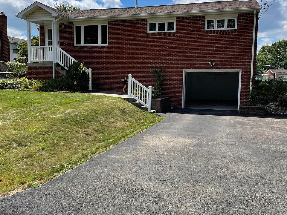 1st image of 520 New Haven Dr