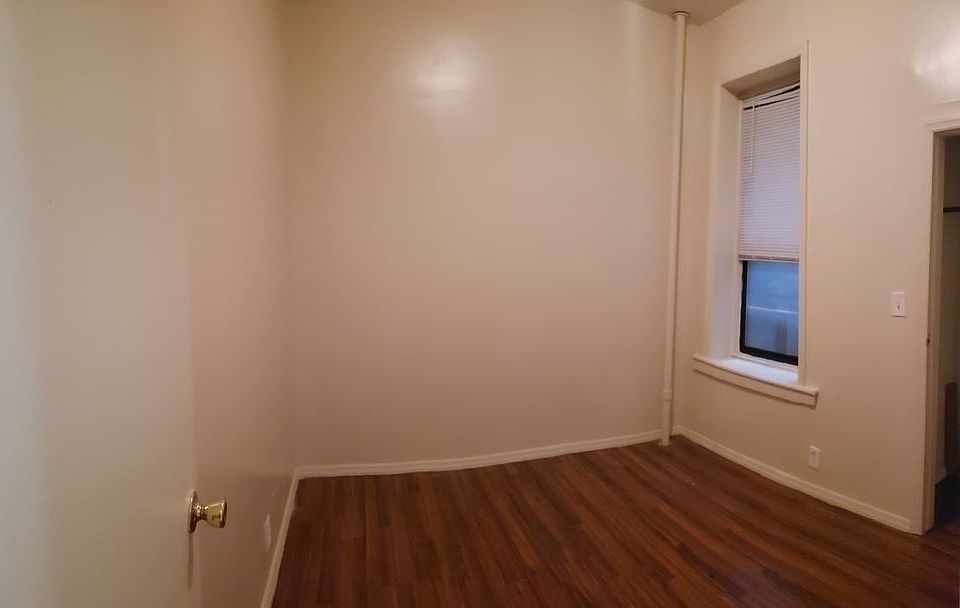 2nd image of 469 Malcolm X Blvd APT 1R