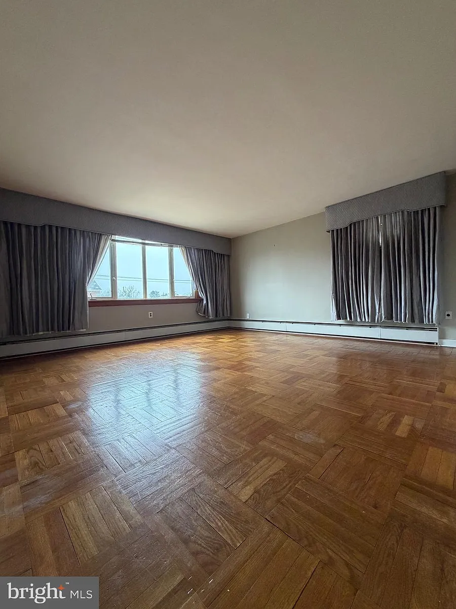 Building Photo - 8523 Mansfield Ave #2