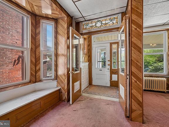 5th image of 4511 Chester Ave