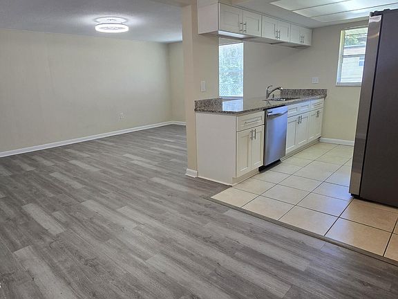 4th image of 7806 Yucca Dr