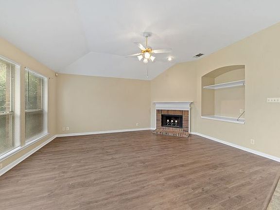 4th image of 8211 Parkland Hills Dr