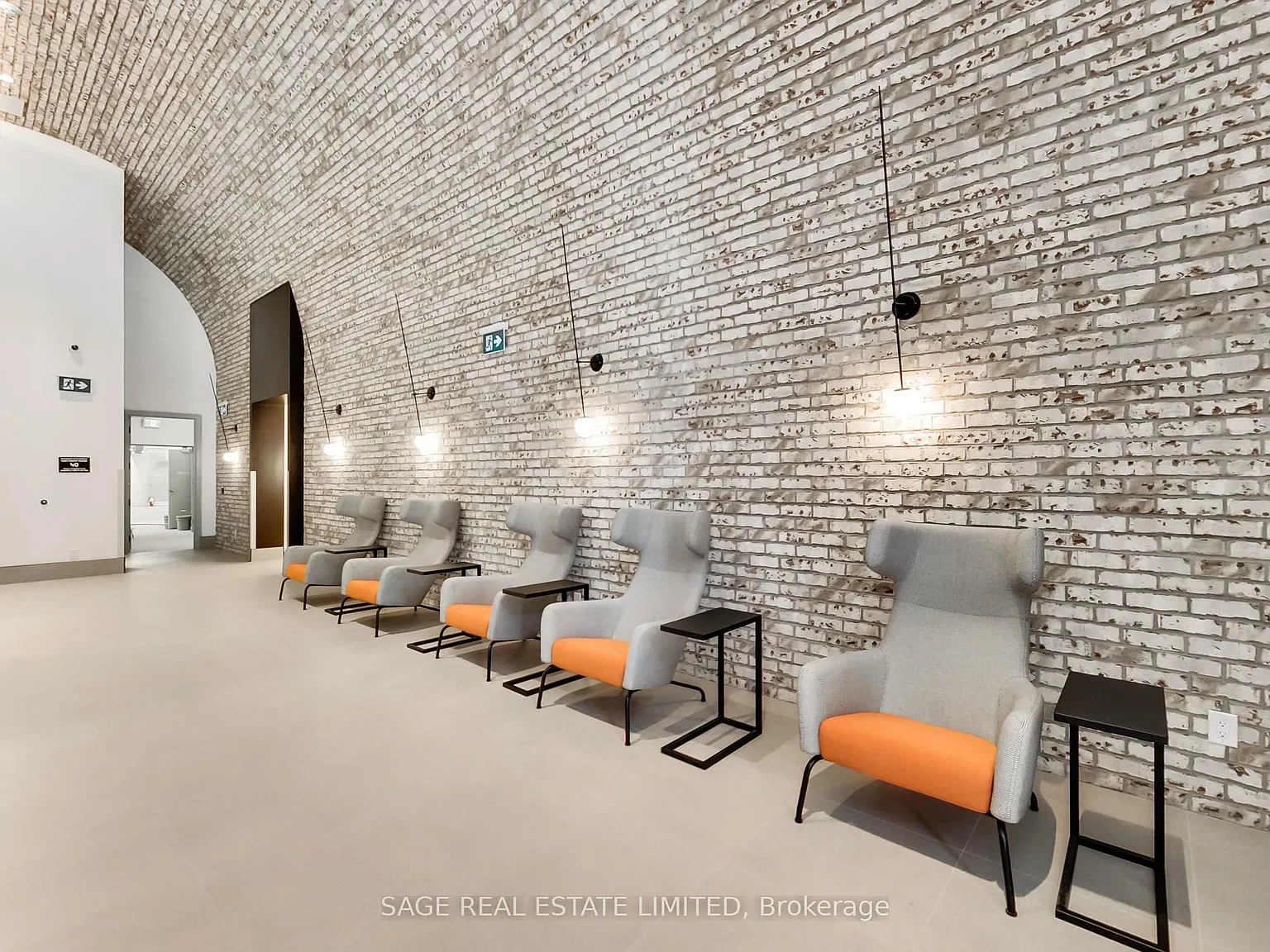 XO2 Condos — Photo 4