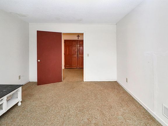 4th image of 2821 Cliffside Cir