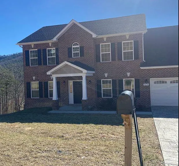 4235 Campbell View Ln — Photo 1