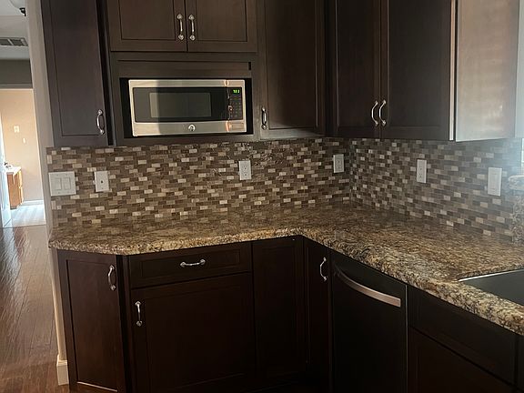 4th image of 2331 Huckleberry Ln