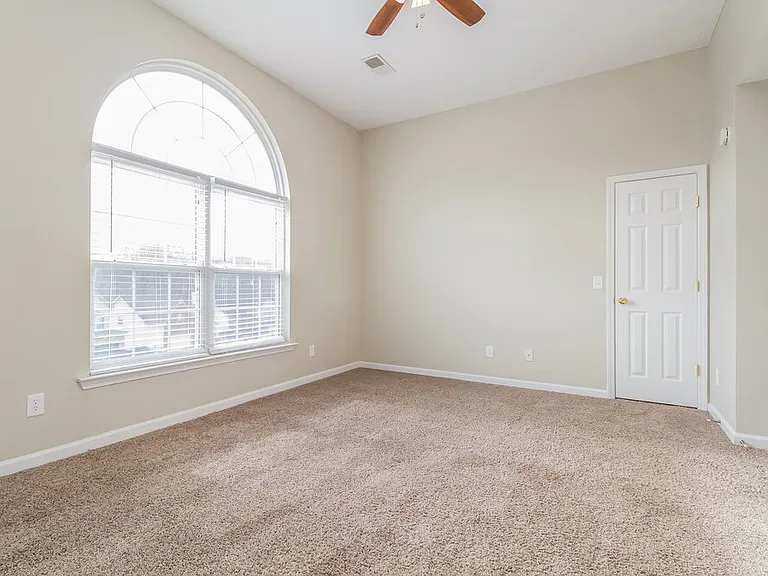4465 Winton Dr — Photo 10