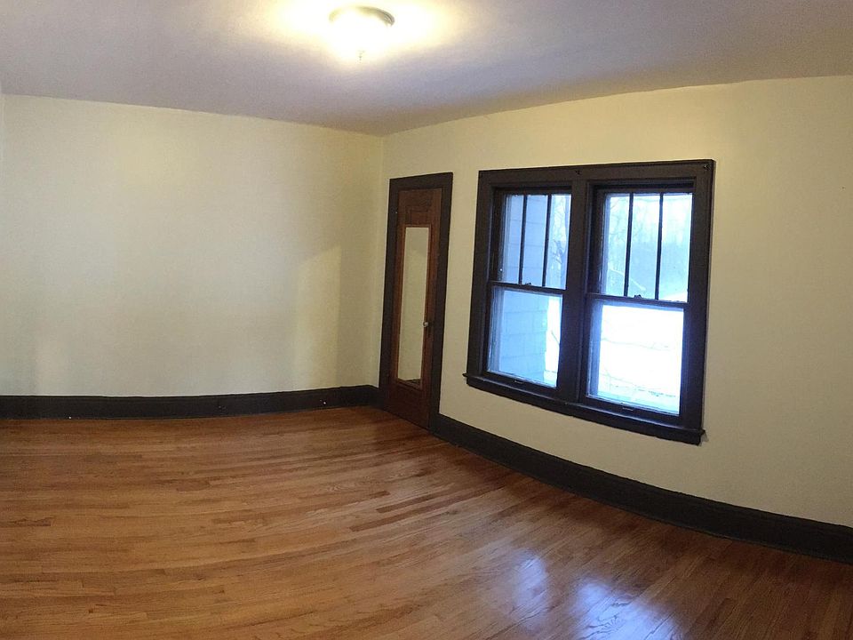 1st image of 160 Gorland Ave