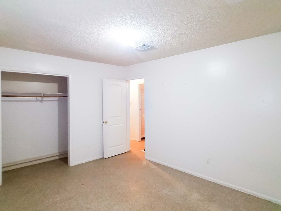 2nd image of 11233 Tower Oaks Blvd