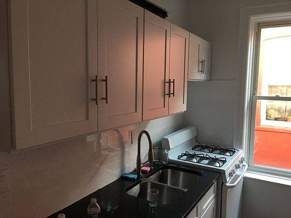 4th image of 236 E 16th St #6R