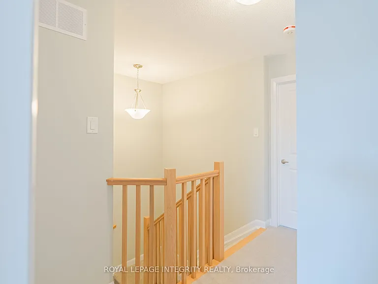 96 Osler St E — Photo 23