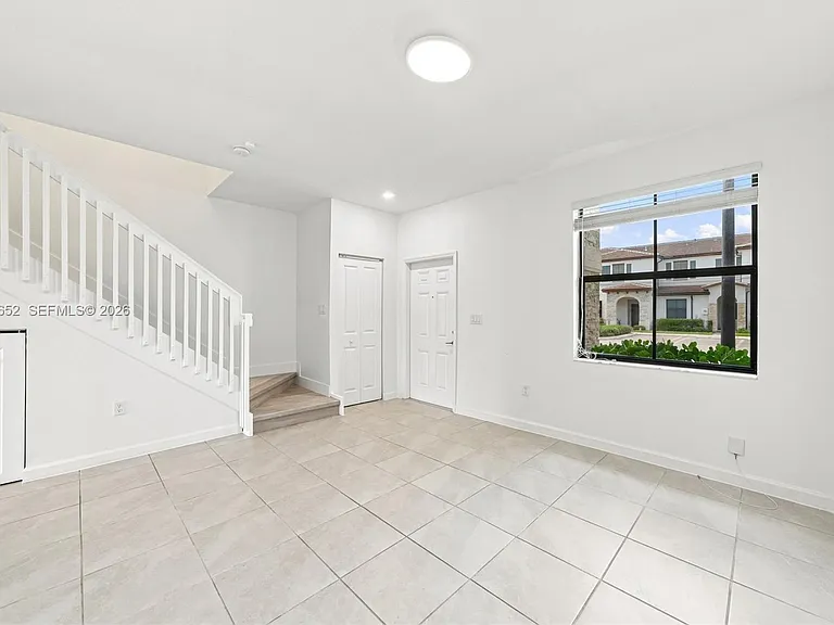 10018 SW 228th Ter — Photo 4