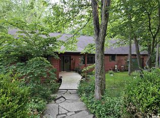 724 S Hunt Rd, Carbondale, IL 62902