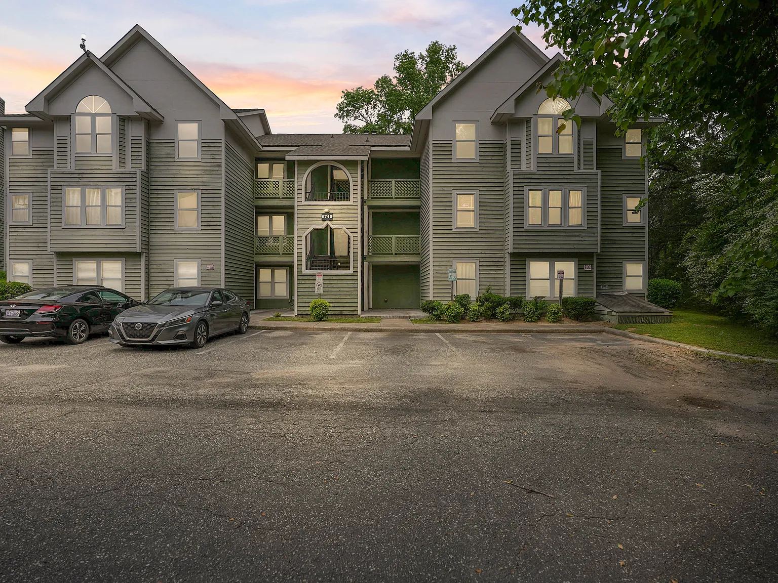 3 bed, 2.0 bath, 1270 sqft, $1,000 — Photo 1