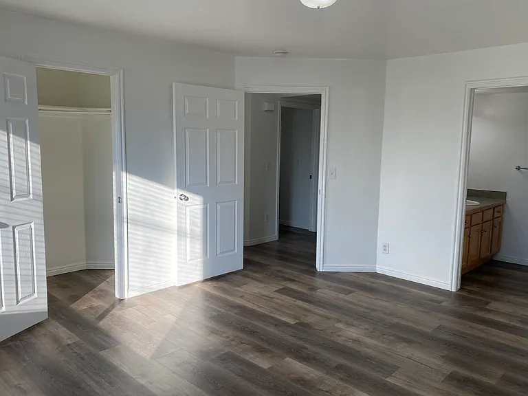 342 E 800 N #210 — Photo 5
