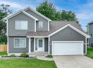 3414 Falcon View Rd SW, Cedar Rapids, IA 52404